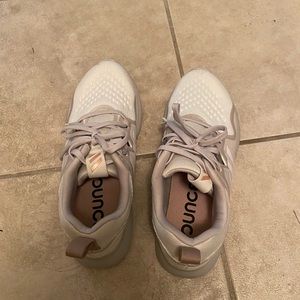 Adidas athletic shoes   Size: 7    Color: White